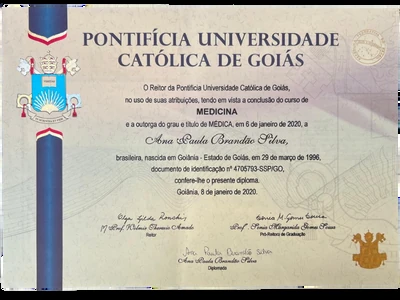 Diploma de Medicina PUC-GO 2020