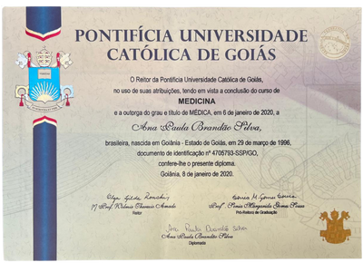 Diploma de Medicina PUC-GO 2020